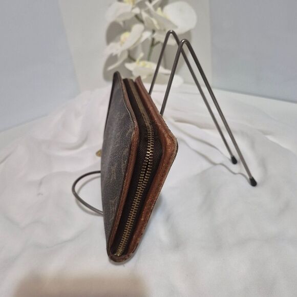 Louis Vuitton Brown Monogram Wallet - Picture 4 of 12